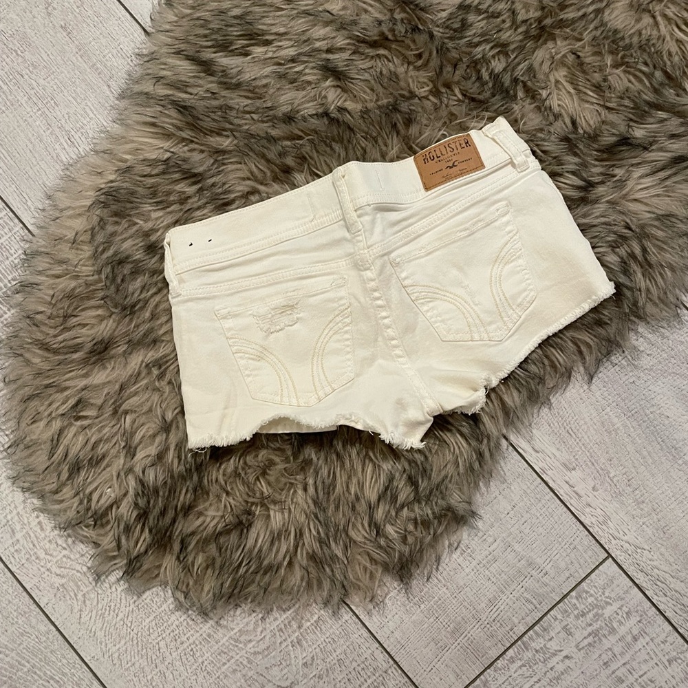 Hollister bootie white shorts